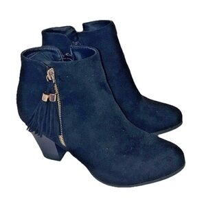 LOV SHOES sz 8.5 Chic Black Ankle heal Boots with Tassel and Zip Detail